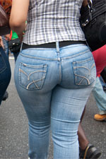 Bubble Butt In jeans